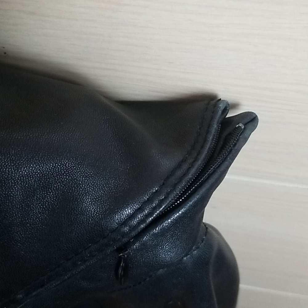 Leather jacket - Picture 3 of 5